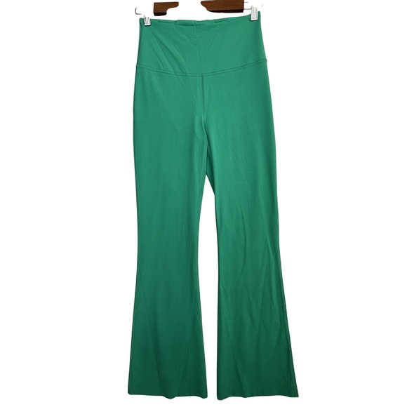 Lululemon Groove Super High Rise Flared Pant Nulu Kelly Green Womens Size 6 - Picture 1 of 8